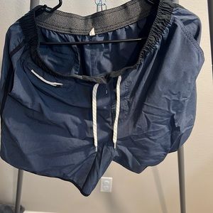 Vuori banks shorts lightly worn size L